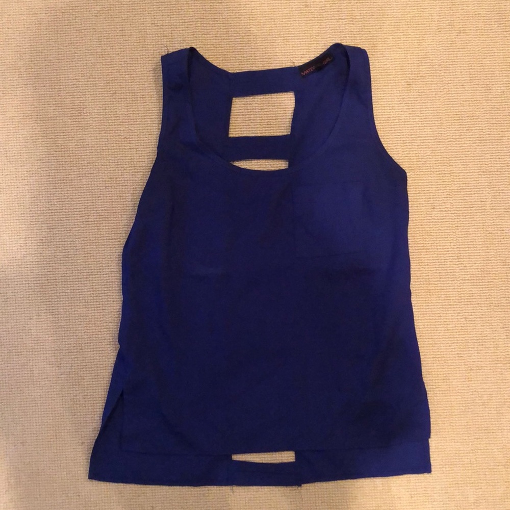 Tank with open back
